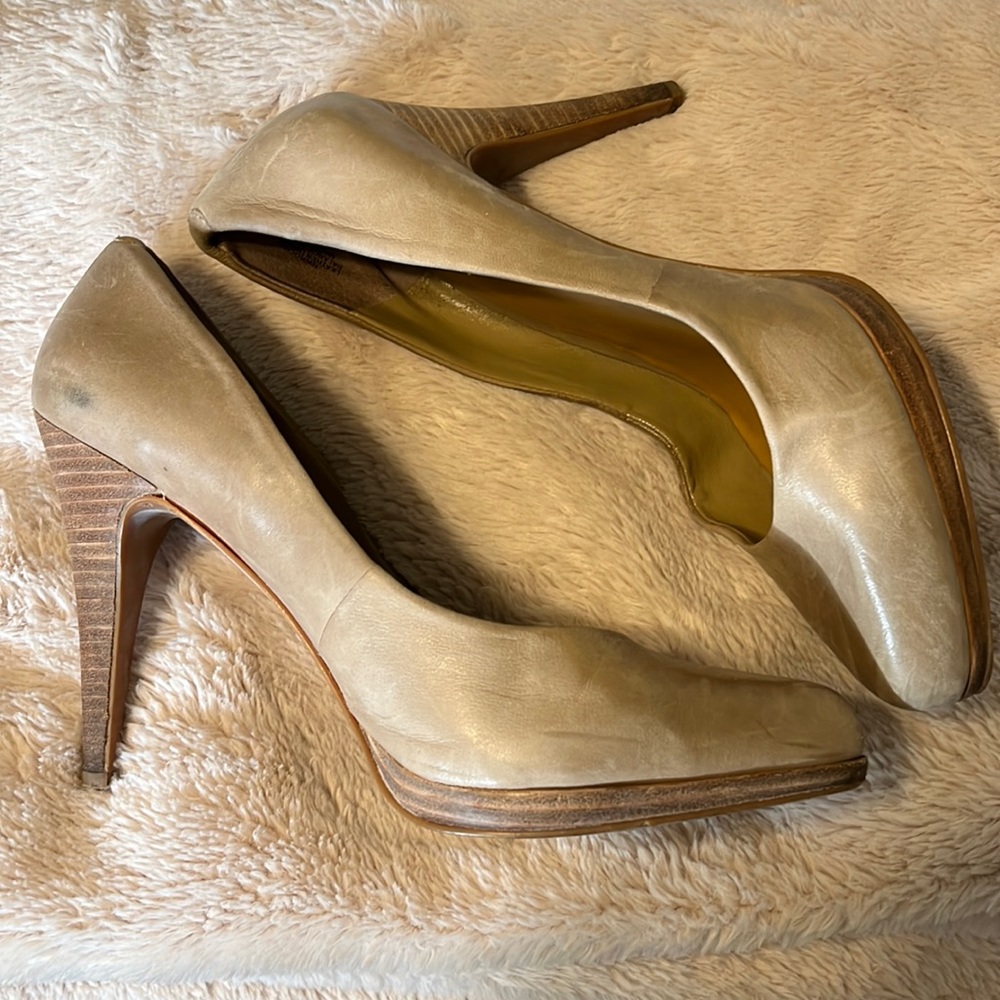 Nine West Tan Heels Size 10